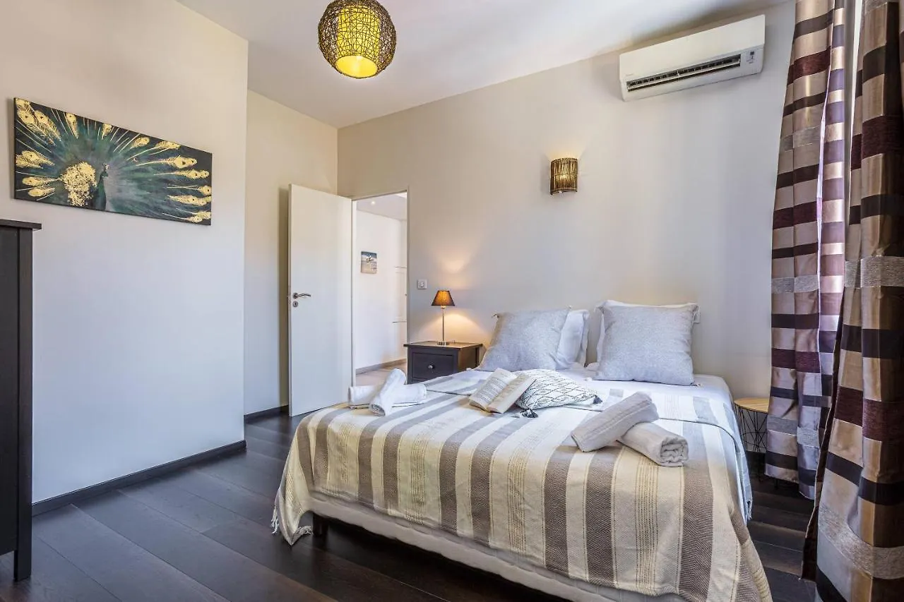 Appartement Guisol - Typical Nice 3 Bedroom Ac Near Port
